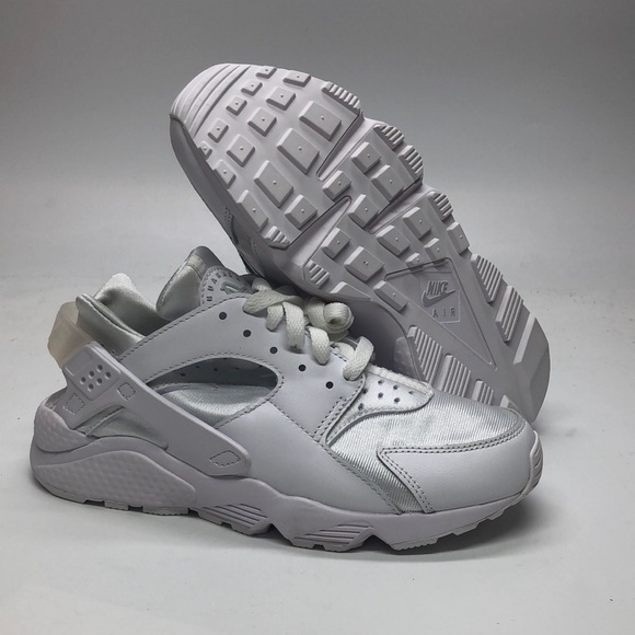 Womens Nike Air Huarache White DH4439-102 USED Mark Inside - Picture 1 of 10